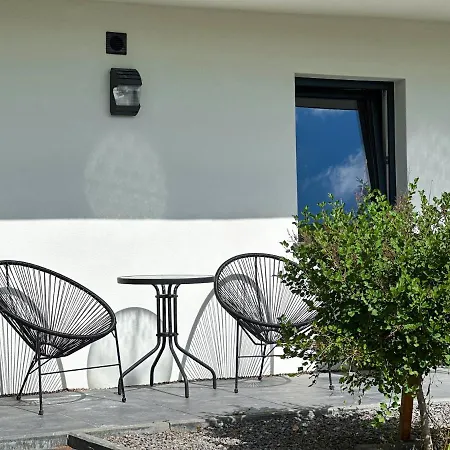 Gaestehotel Lucendi Premium Lounge Otel Hohenleimbach