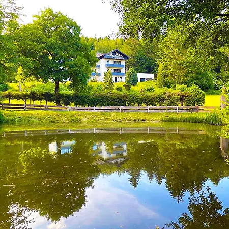Gaestehotel Lucendi Premium Lounge Otel Hohenleimbach