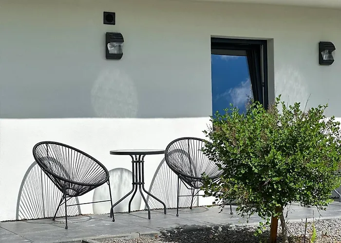 Gaestehotel Lucendi Premium Lounge מלון Hohenleimbach