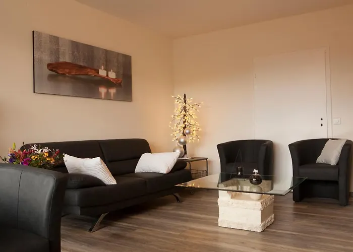 מלון Gaestehotel Lucendi Premium Lounge Hohenleimbach