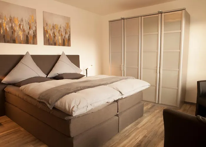 מלון Gaestehotel Lucendi Premium Lounge Hohenleimbach