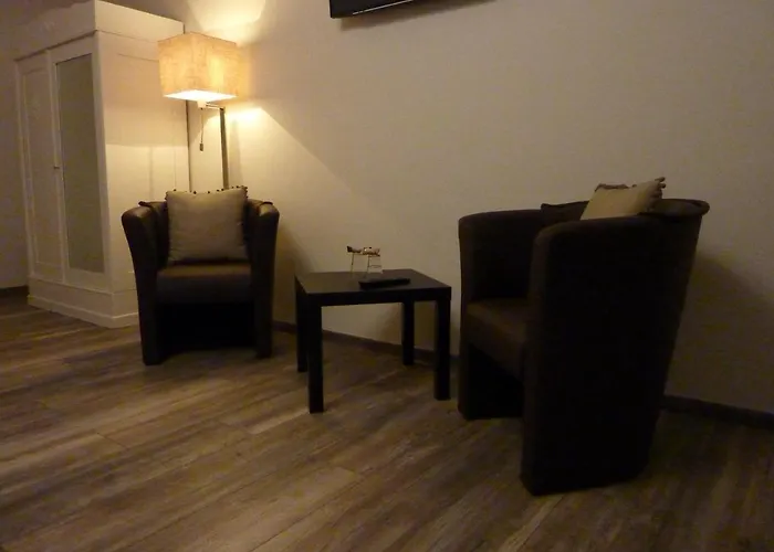 Gaestehotel Lucendi Premium Lounge מלון Hohenleimbach